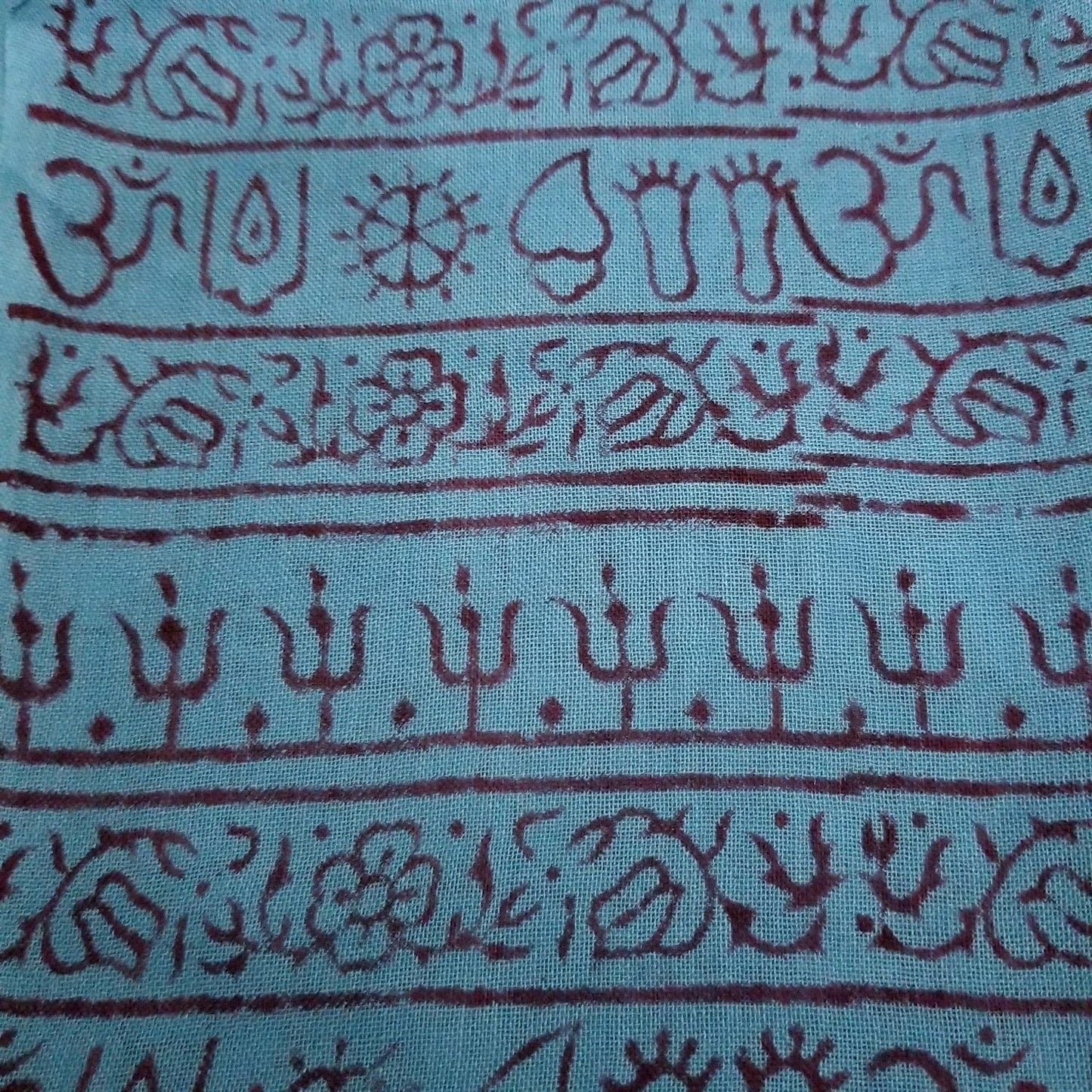 Luxurious OM Sutra Prayer Scarf turquoise closeup
